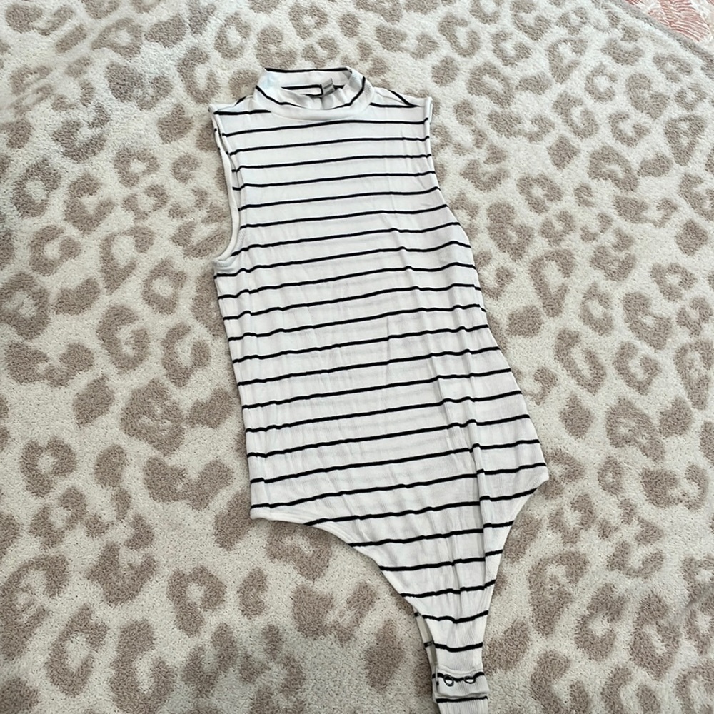 Women’s XS Express mock neck striped bodysuit